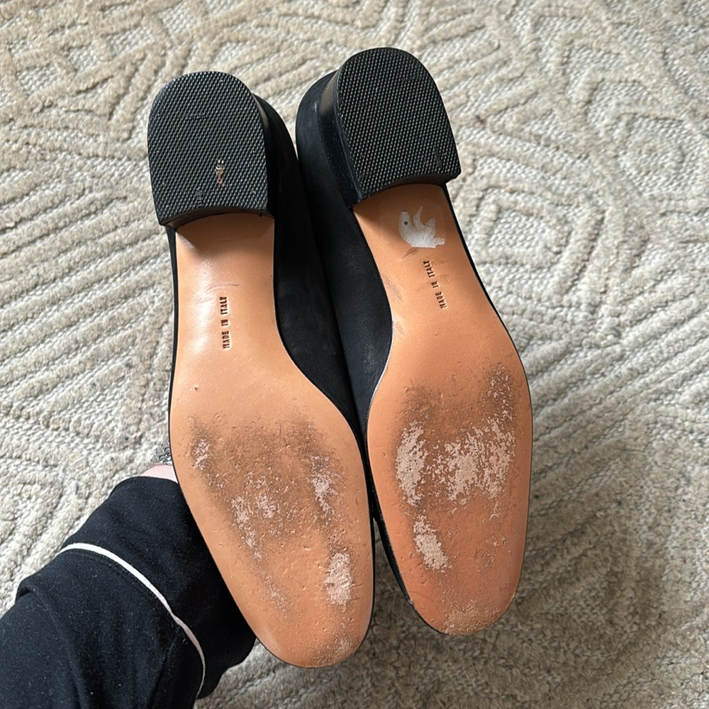 Ferragamo Suede Ruffle Pump - Picture 10 of 11